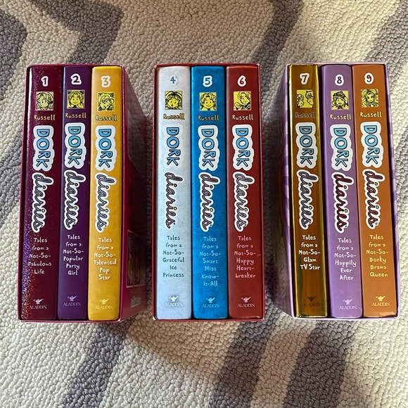 Dork Diaries 3 hardback box sets 1-9 - Picture 1 of 12